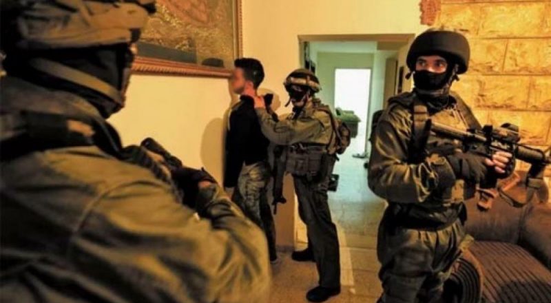 قوات الاحتلال تعتقل 10 مواطنين