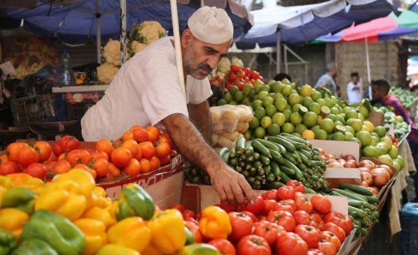 الضرائب وارتفاع الأسعار: عبء جديد على اقتصاد غزة المنهك بالحصار