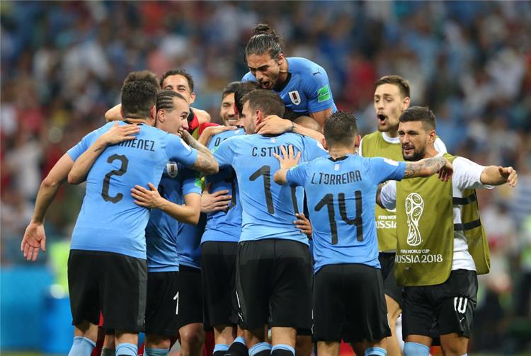 كأس العالم  ..  نهاية الشوط الأول بتقدم أوروغواي بهدفين على غانا