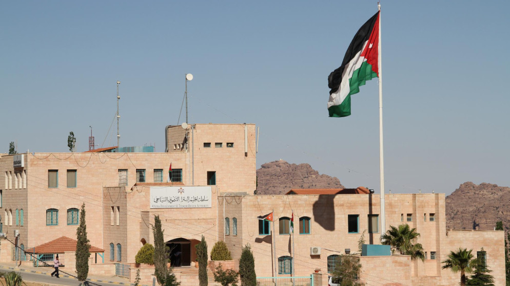 بالوثائق ..  إقليم البترا يعيد شراء خدمات مستشار بـ 12 الف دينار 