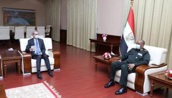 البرهان يتعهد بحوار سوداني شامل ينهي الأزمة