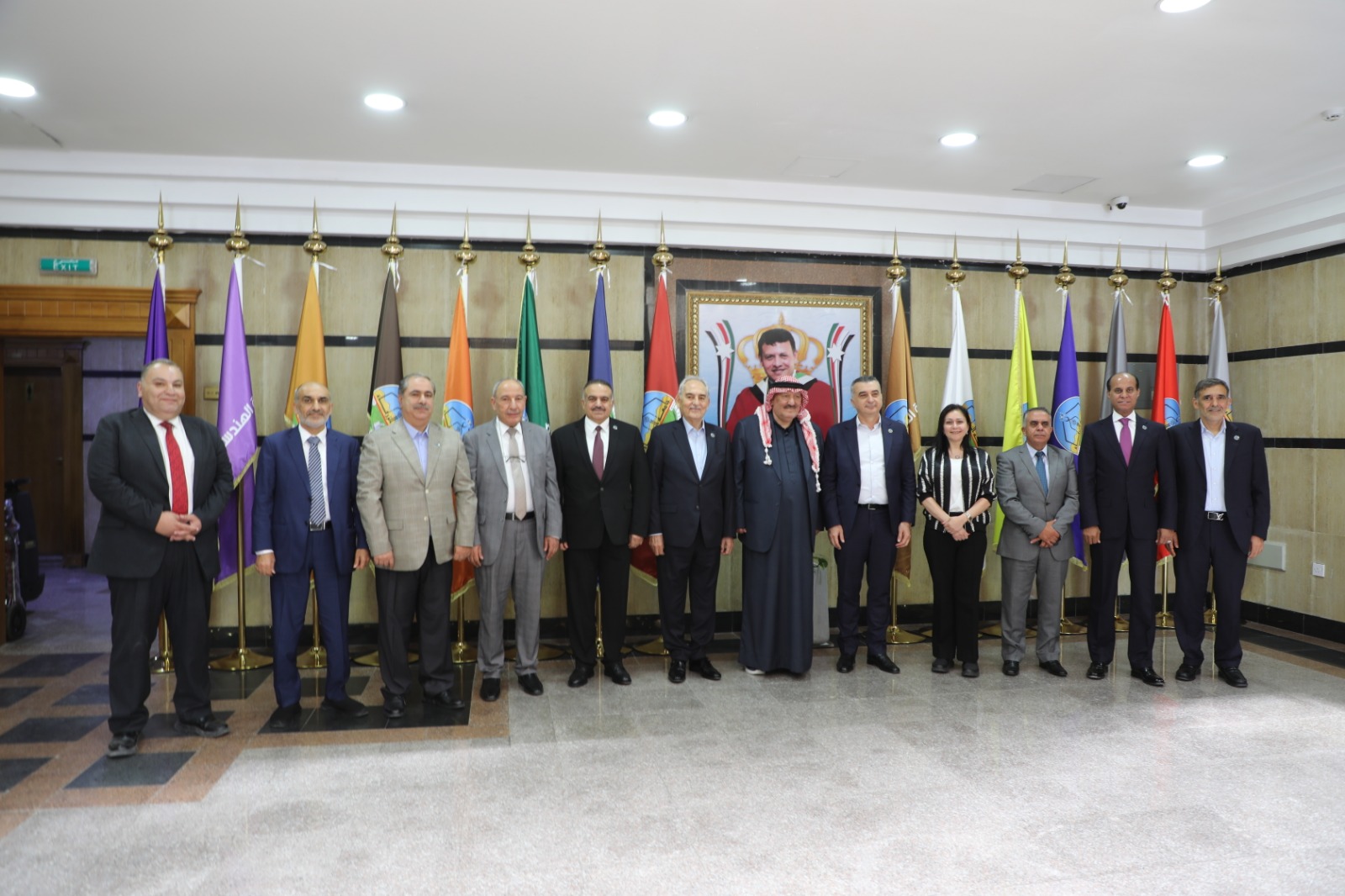 مجلس أمناء جامعة الزرقاء يزور مرافق الجامعة 
