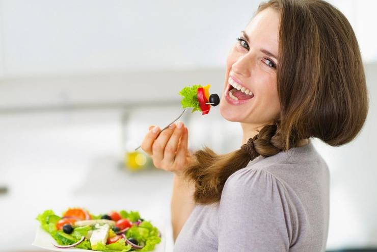 9 أطعمة تُحسن مزاجك