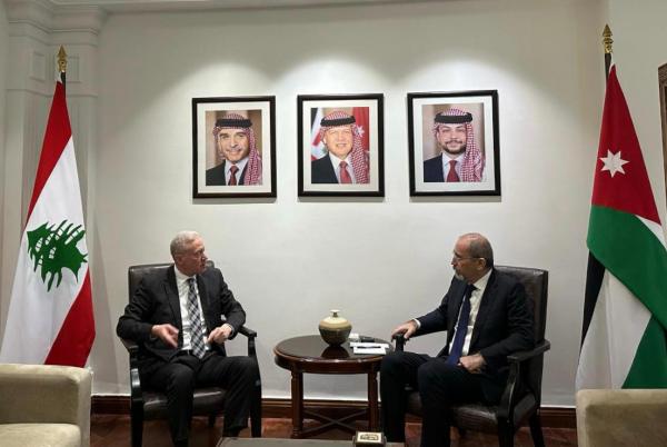 الصفدي يجدد وقوف الأردن لجانب لبنان وأمنه واستقراره