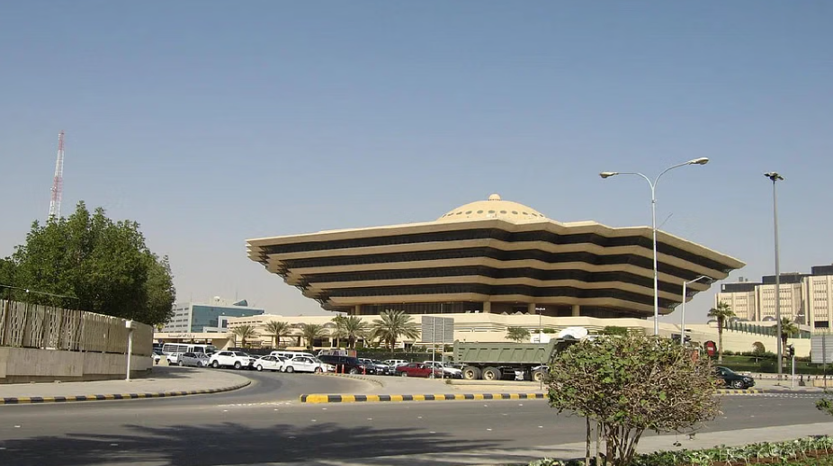 السعودية  ..  مواطن قتل آخر طعنا بسكين في ظهره ..  تنفيذ حكم القتل قصاصاً بأحد الجناة بالشرقية