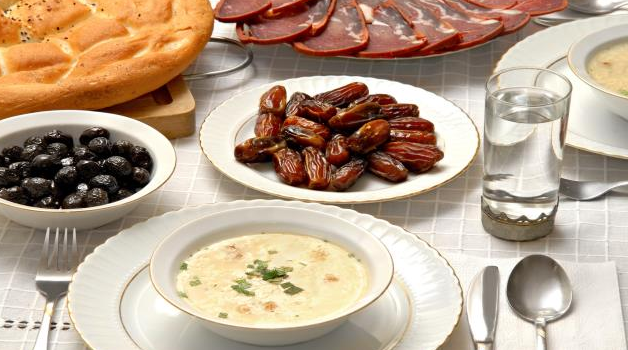 العطش في رمضان: أسباب وحلول