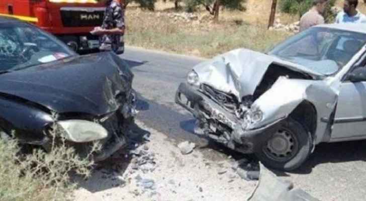 إصابة  (4) أشخاص اثر حادث تصادم  بين (6)مركبات في طبربور