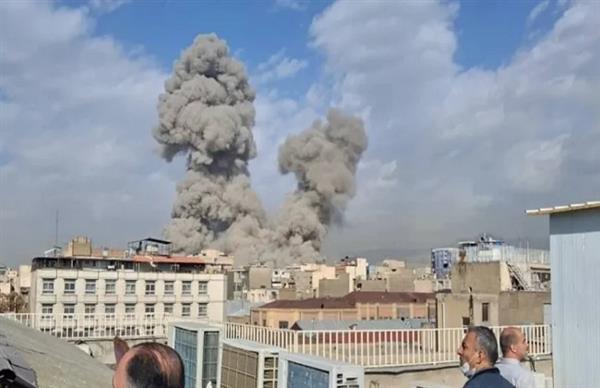 انفجار صاروخ يحمل رأساً انشطارياً وسط "إسرائيل" وإصابات مباشرة