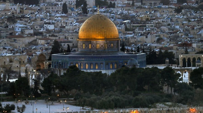 وزير شؤون القدس: للملك دور بارز في حماية المقدسات 