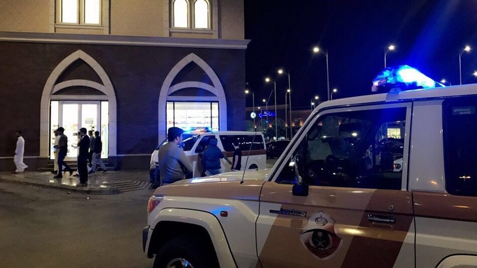 في جريمة بشعة بمكة المكرمة ..  شاب يقتل والدته المسنة وخادمتها
