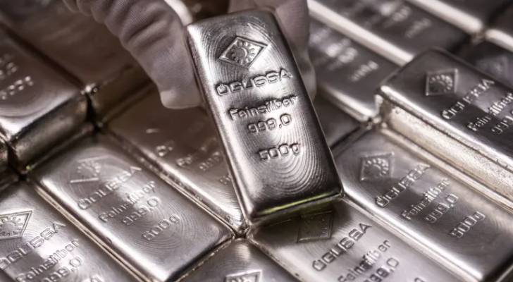 أسعار الفضة في الأردن تسجل 45.69 دينارا للأونصة ..  واستقرار عيار 925 عند 1.36 دينار