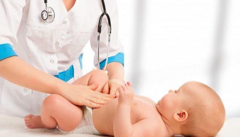 الفتق الأربي عند الرضع ..  الأسباب والأعراض