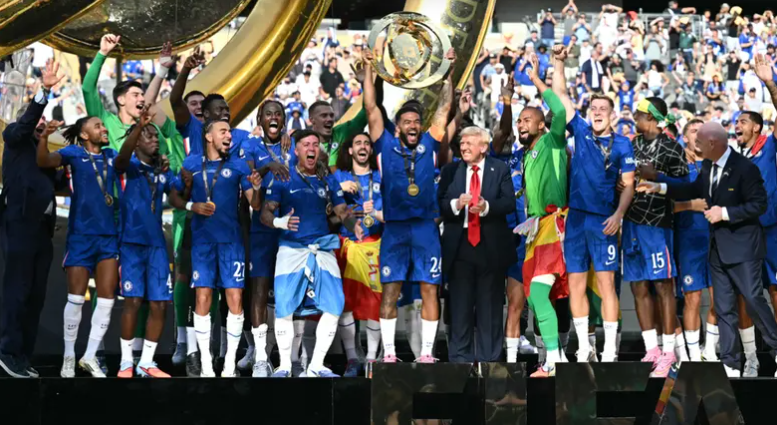 ترامب يتوج تشيلسي بكأس العالم للأندية