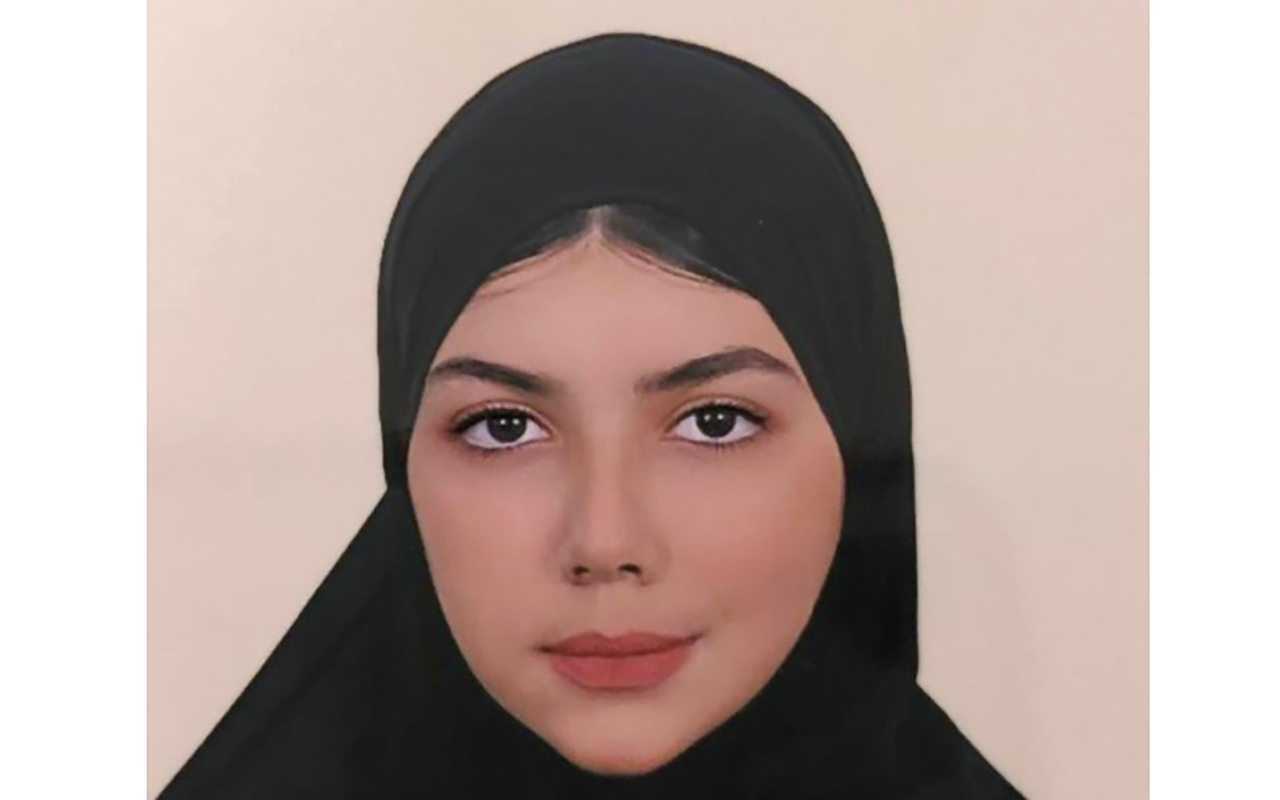 طالبة إماراتية تبتكر قارباً ينظف شاطئ البحر