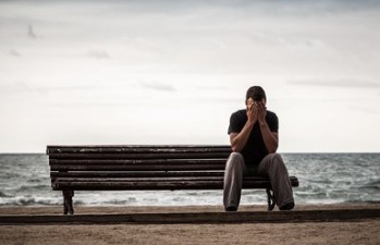 تائه في حياتي ومسرف على نفسي، فما المخرج من ذلك؟