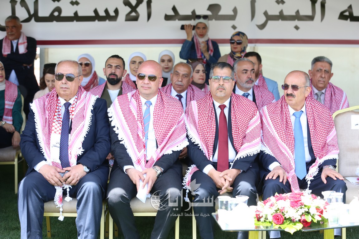 بالصور  ..  جامعة البترا تحتفي بـ80 عاماً من الاستقلال بمهرجان وطني مهيب ومعرض للجاليات والجيش العربي