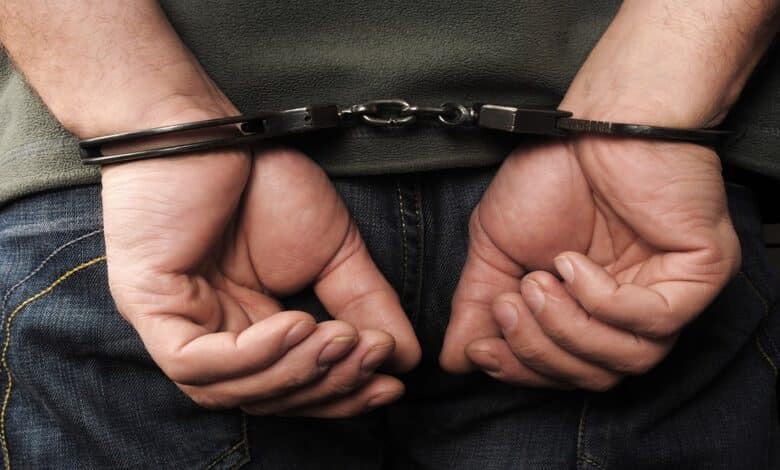 الأمن العام يلقي القبض على مطلق النار في حفل زفاف بالكرك أسفر عن إصابة 6 أشخاص ويضبط السلاح المستخدم 