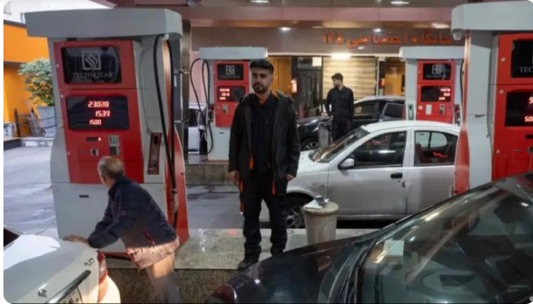 ما وراء طوابير البنزين في إيران ..  أزمات تتجاوز نقص الوقود