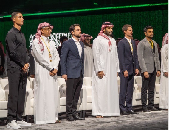 ولي العهد عبر انستغرام : برفقة أخي العزيز سمو ولي العهد الأمير محمد بن سلمان خلال الحفل الختامي لكأس العالم للرياضات الإلكترونية