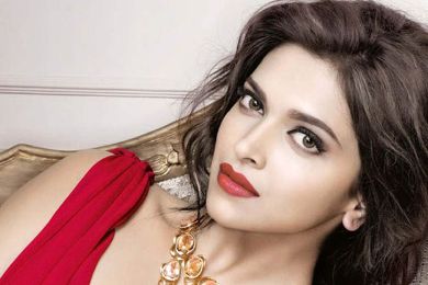 صورة  ..  ديبيكا بادكون مع رانبير كابور في كواليس «تاماشا»