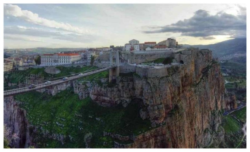 قسنطينة ..  مدينة الجسور المعلقة بالجزائر 