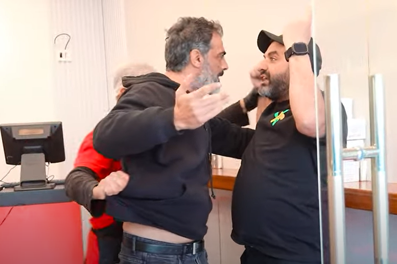 الكاميرا الخفيه: مخنوق من جارو 