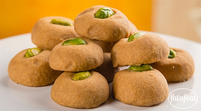 طريقة عمل الغريبة بالطحين المحمص