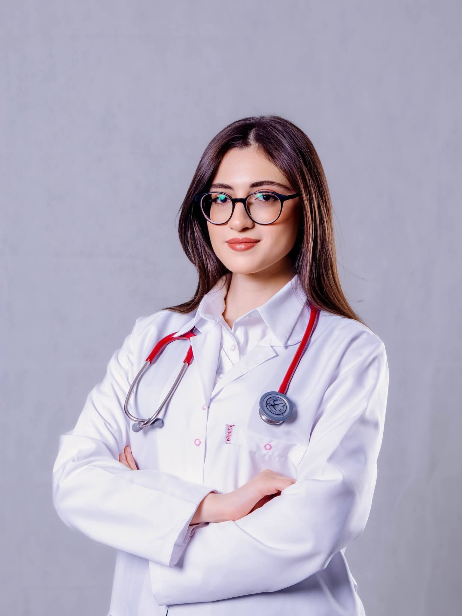 أبناء المرحوم محمد راغب أبو عبيد يباركون تخرج الدكتورة رين