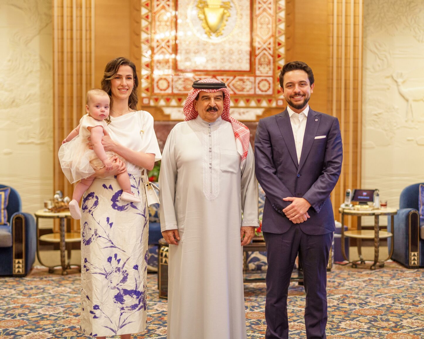 ولي العهد يلتقي ملك البحرين خلال زيارة خاصة للبحرين
