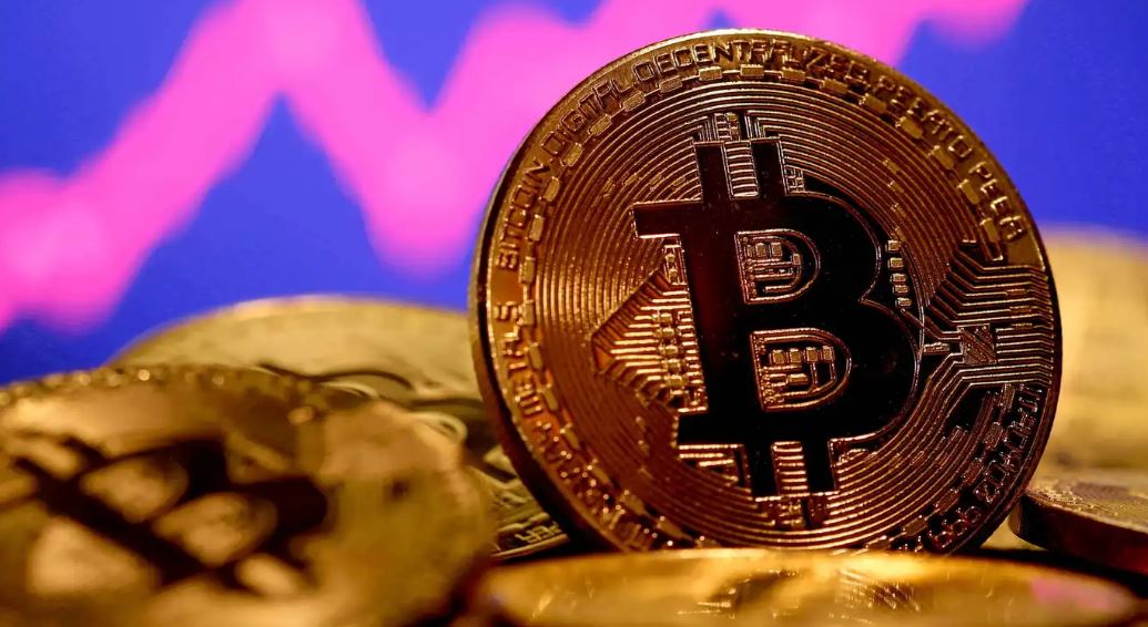 بيتكوين تتجه لتحقيق مكاسب أسبوعية تتجاوز 20% 