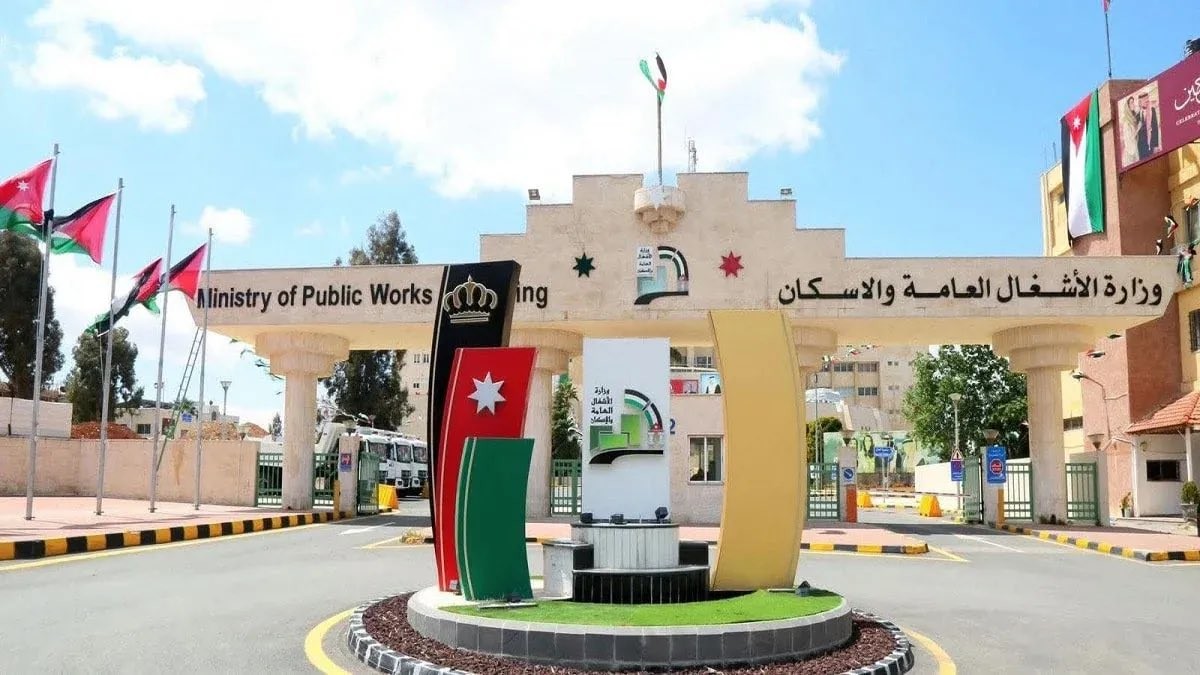 الأشغال تبدأ صيانة جسر وادي شقيق على طريق البحر الميت السبت 