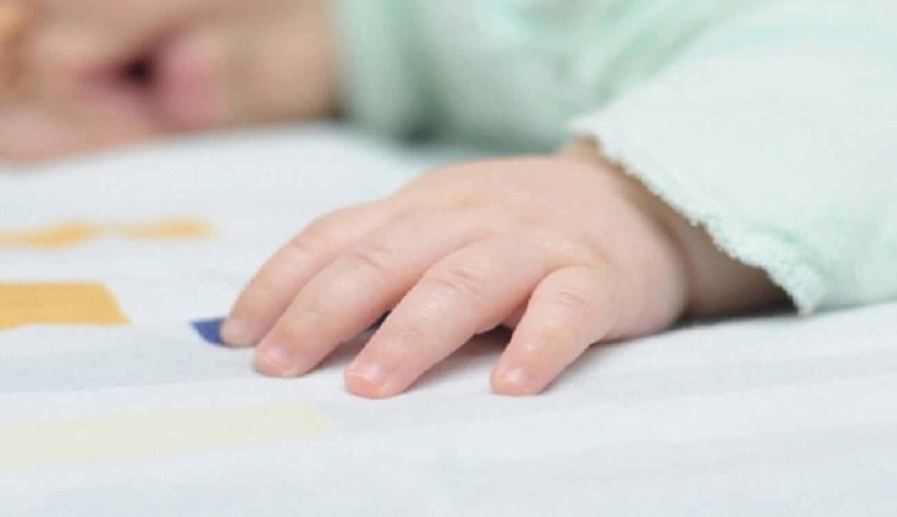 تدفن رضيعتها حية لحماية باقي أسرتها ..  فما السبب؟