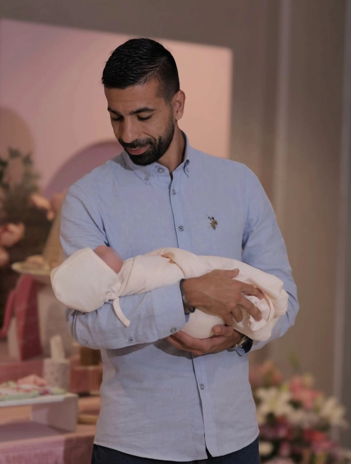 نجم النشامى والفيصلي نور الروابدة يرزق بمولودة جديدة