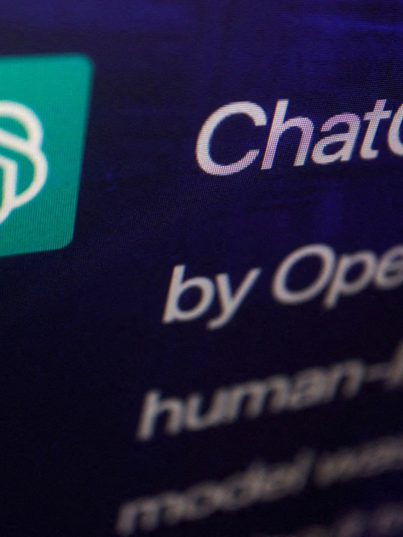 بعد قرابة 120 دقيقة ..  ChatGPT يعود للعمل بعد "انقطاع جزئي"