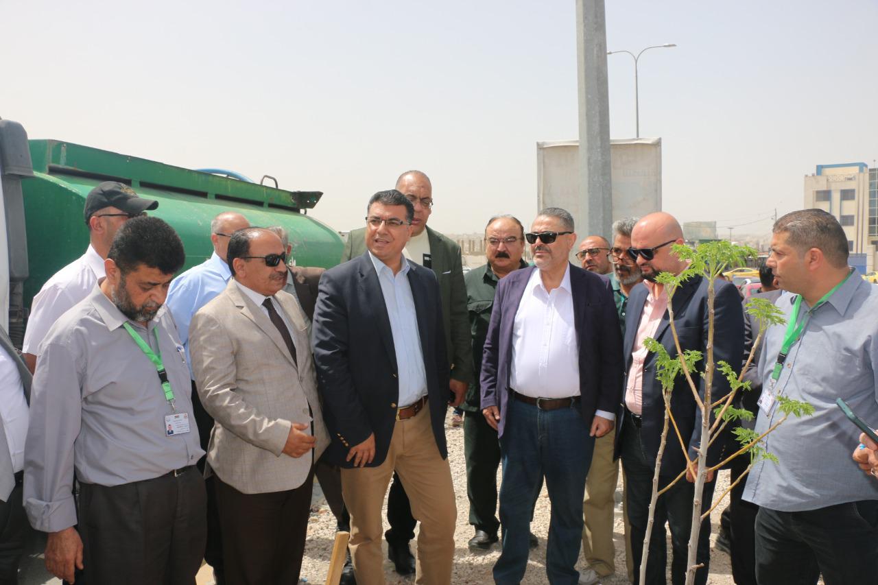 وزير الزراعة يرعى زراعة مدخل محافظة الزرقاء 