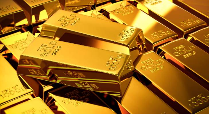 أسعار الذهب تُحلق وتقترب من 3500 دولار للأونصة 