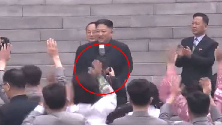 هذا عقاب مصور رئيس كوريا الشمالية 'لمساسه بهيبة الزعيم'