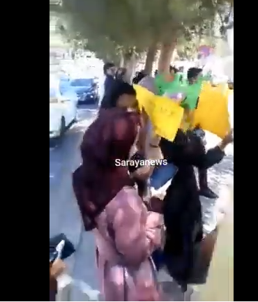 بالفيديو  ..  طلبة "التوجيهي" مواليد الـ(2000) يعتصمون للمطالبة بإنصافهم ومعاملتهم اسوة بالباقين