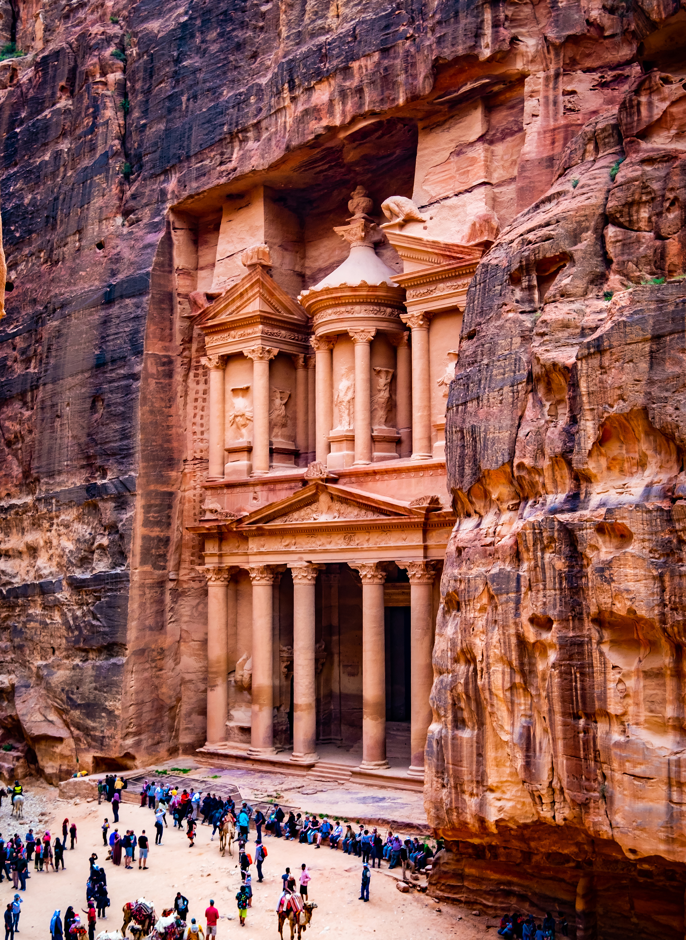 خبير اقتصادي: إنفاق الأردنيين 1.247 مليار دولار على السياحة الخارجية عبء على الناتج المحلي