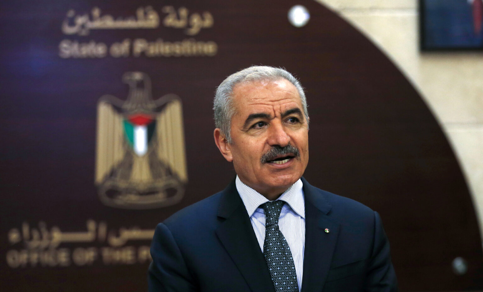 رئيس وزراء فلسطين يطالب بممرات آمنة لإدخال الإمدادات إلى غزة
