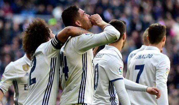 ريال مدريد يكتسح غرناطة ويعادل رقم برشلونة "التاريخي"