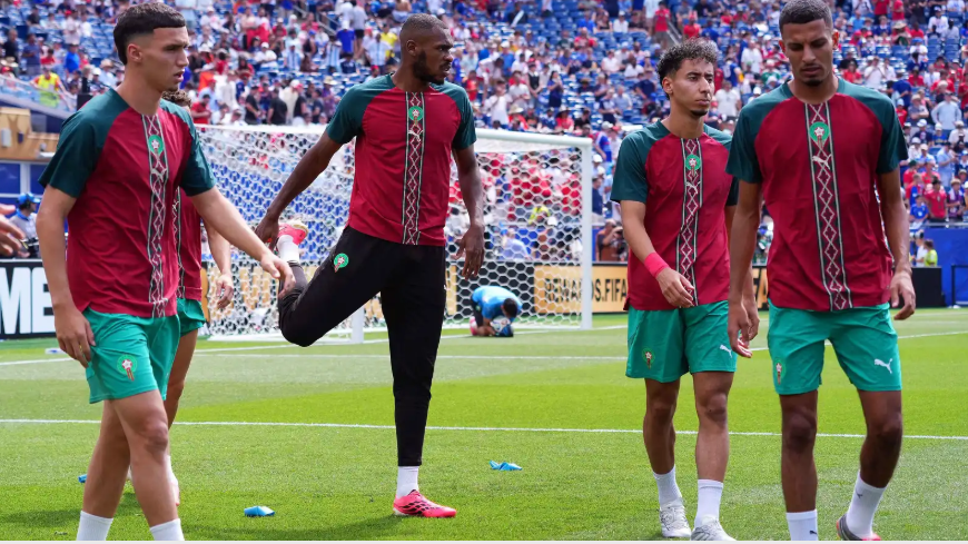 برشلونة يواجه منافسة شرسة على صفقة نجم منتخب المغرب