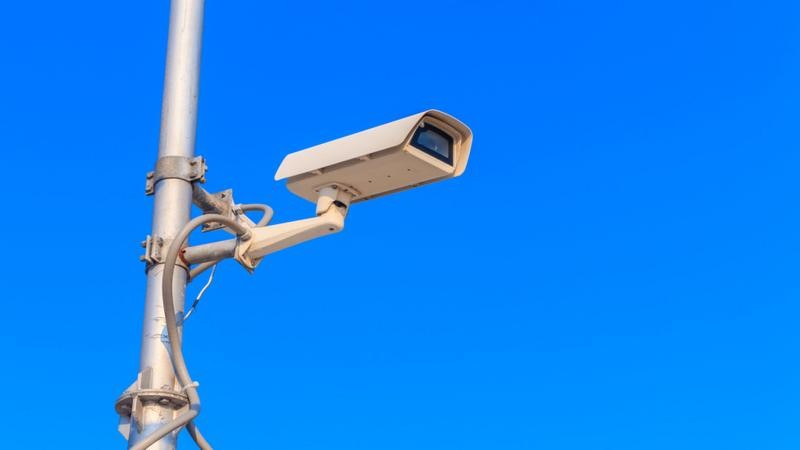 الأشغال تكشف عن كاميرات ذكية لرصد مخالفات الشاحنات وانسكاب الزيوت على الطرق