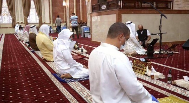 هل يصلّي الأردنيون صلاة الفجر الخميس في المساجد أم في المنازل؟