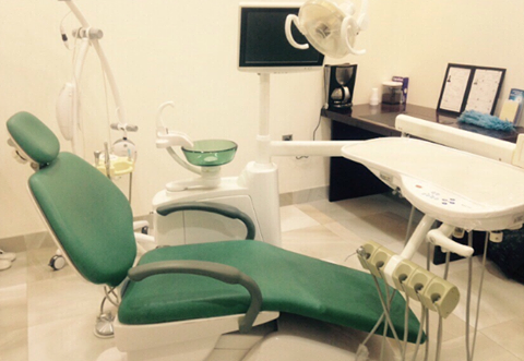 ‏سعودي‬ بعدخلع‬ ‫‏سن‬ زوجته بالغلط: ‏الس بالسن‬ أو ‫‏تعويض‬ 50 ألف ريال