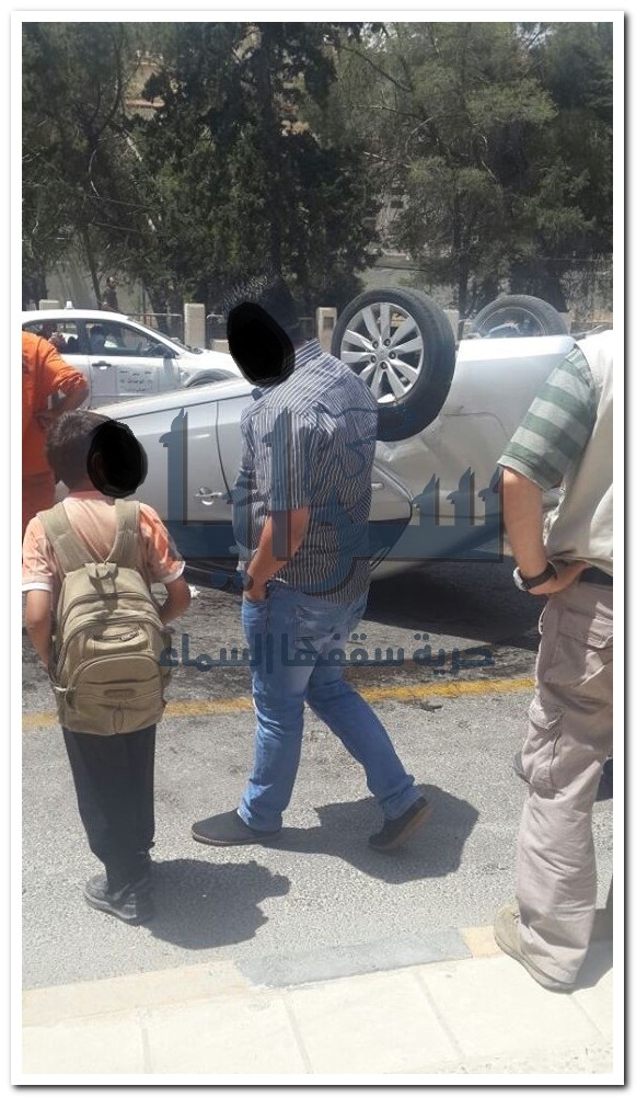 عمان: اصابة شخص اثر تدهور مركبته بمنطقة رأس العين .. صور