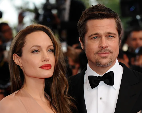 أنجلينا جولي تكشف تفاصيل حياتها العاطفية: بلا حبيب منذ انفصالي عن براد بيت