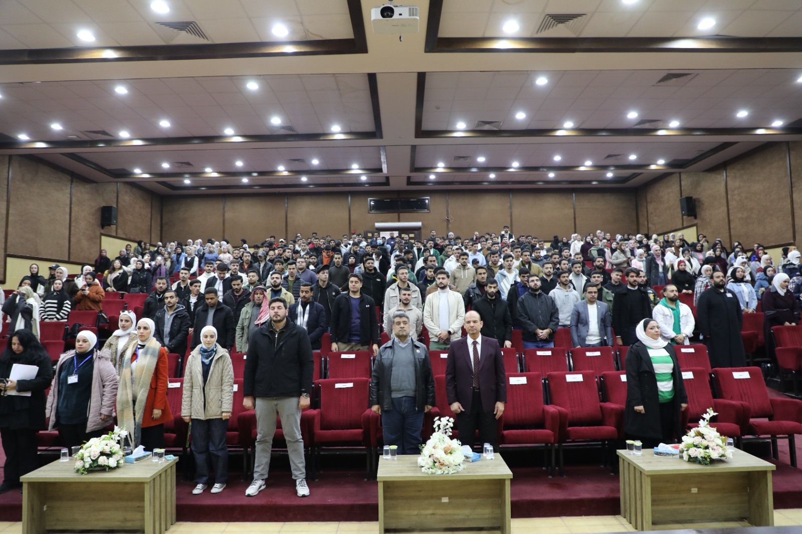 جامعة الزرقاء تنظم نشاط المسرح الشرطي التوعوي "سمّ المخدرات"