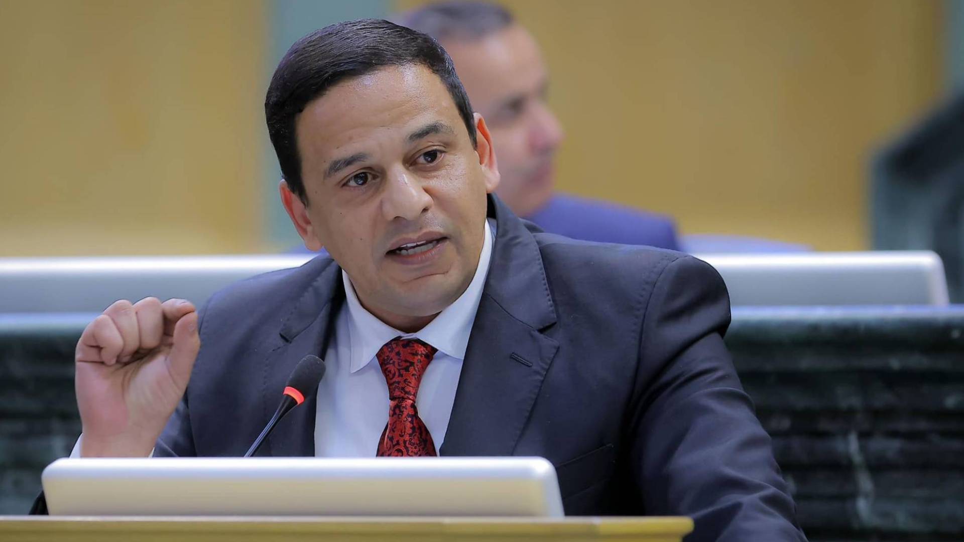 لجنة "الطاقة النيابية" تثمن استجابة الحكومة لتخفيض رسوم إعادة توصيل الكهرباء