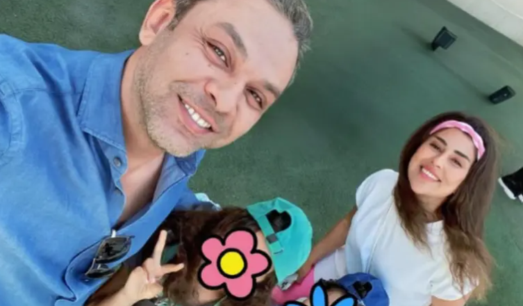 "يارب نفضل في سلام" ..  طليق آيتن عامر ينشر صورة تجمعهما وأبناءهما
